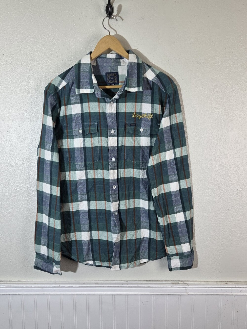 RVCA Day Shift Collection Mens Medium Plaid Flannel Shirt Button Front Cotton